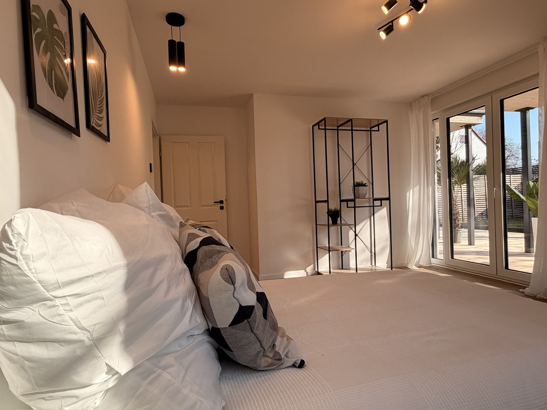 Schlafzimmer mit Terrassen-Zugang