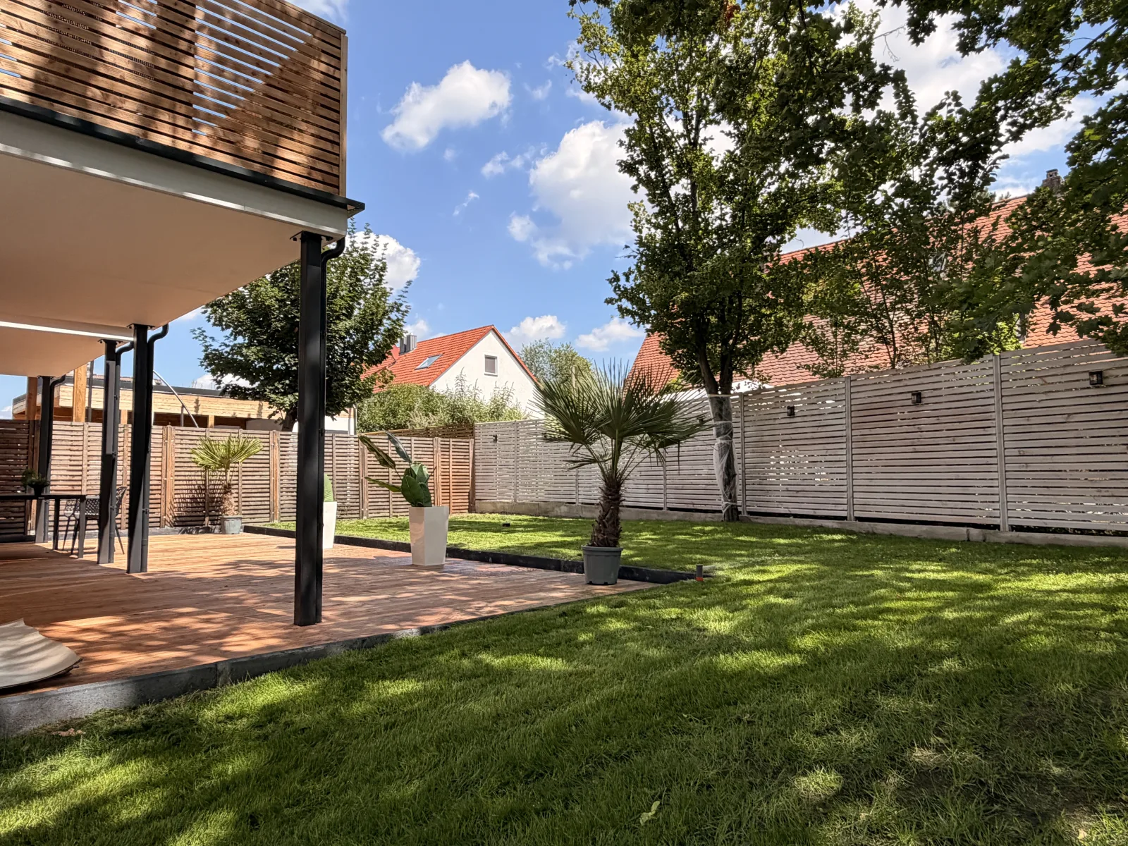 Terrasse mit eigenem Garten